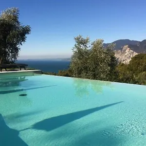 guesthouse-grand-view.hotelinveneto.com/